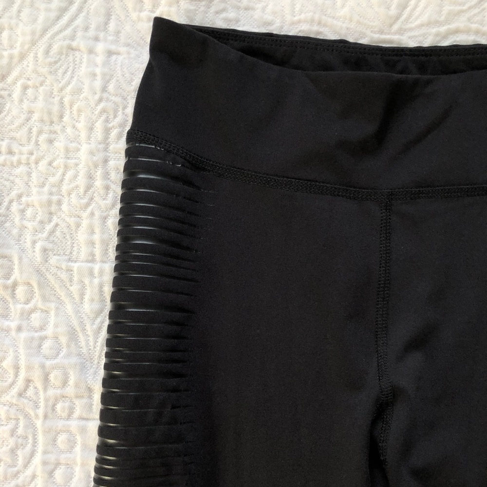 Live Love Dream Capris Legging